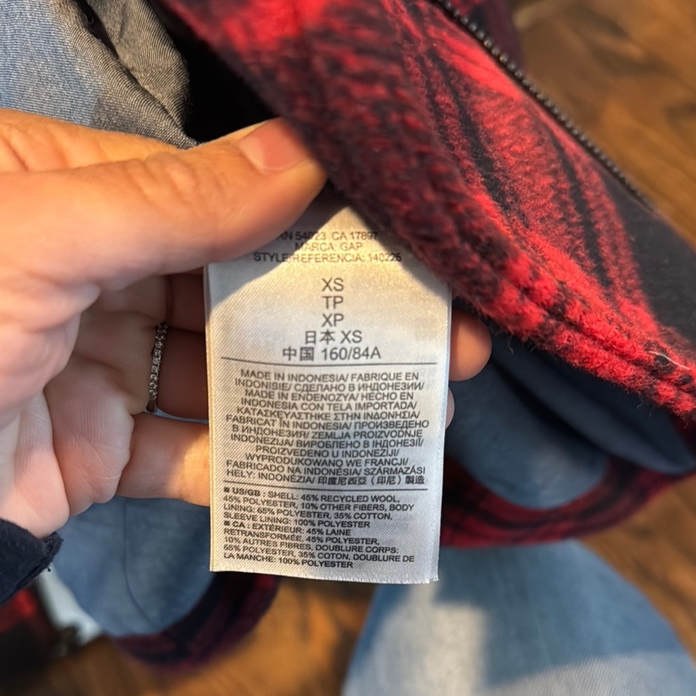GAP Women's Red Plaid Jacket - Picture 3 of 5
